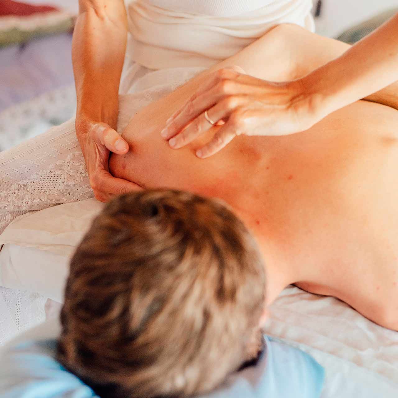 Prasanna Masaje Holístico Integral, Masaje Tradicional, Reiki, Terapia complementaria en Medicina Cuerpo Mente y Alma y Biodescodificación